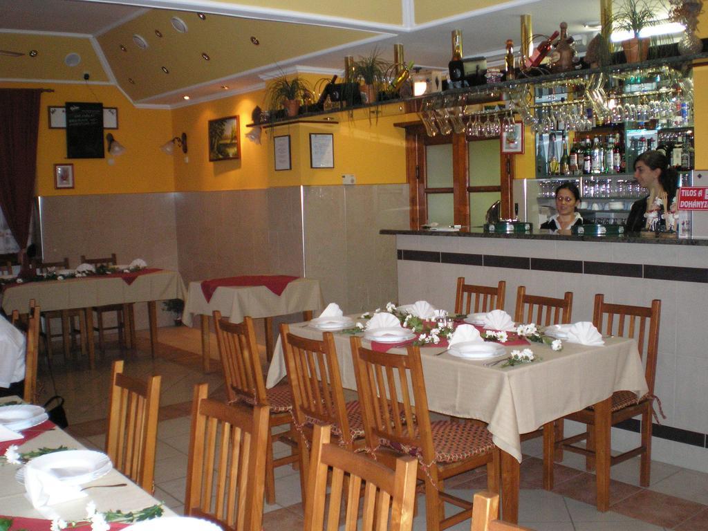 Kisherceg Szallashely Boedapest Buitenkant foto