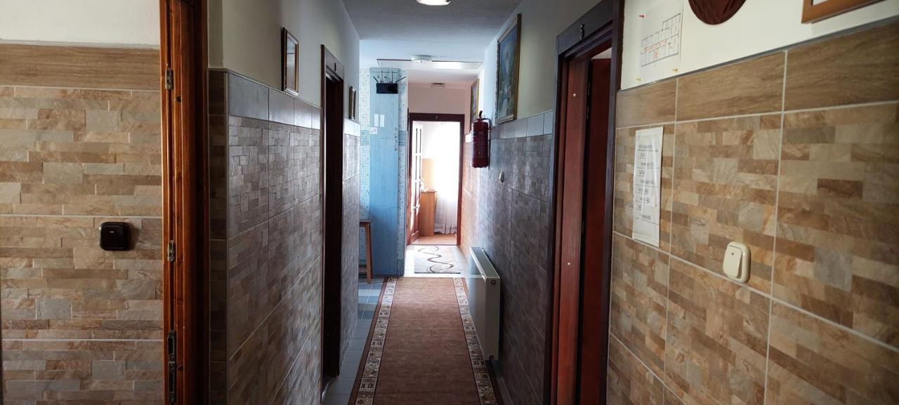 Kisherceg Szallashely Boedapest Buitenkant foto
