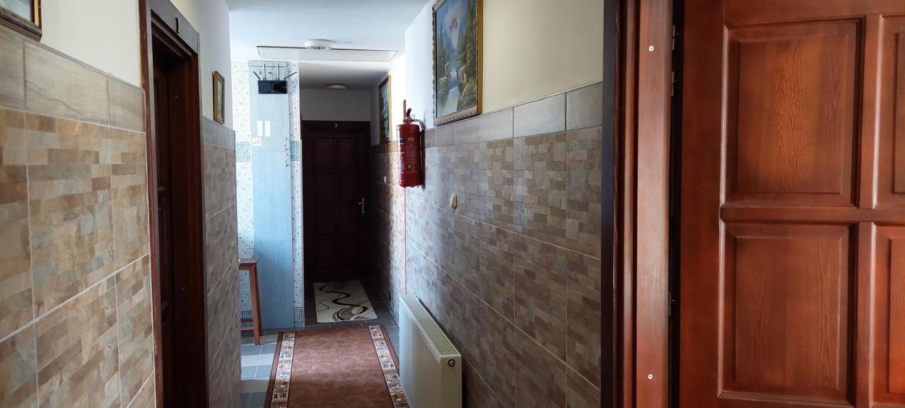 Kisherceg Szallashely Boedapest Buitenkant foto