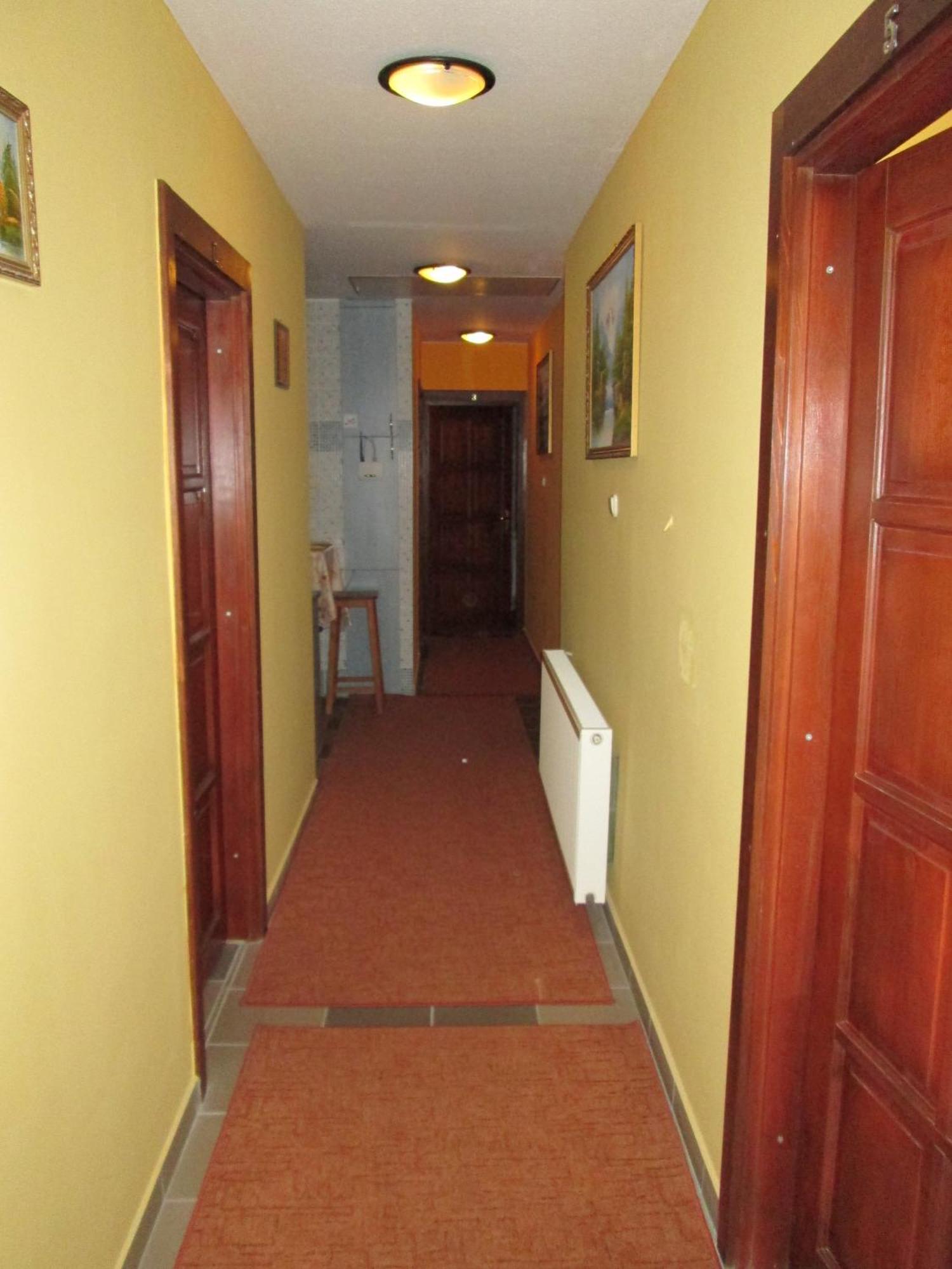 Kisherceg Szallashely Boedapest Buitenkant foto