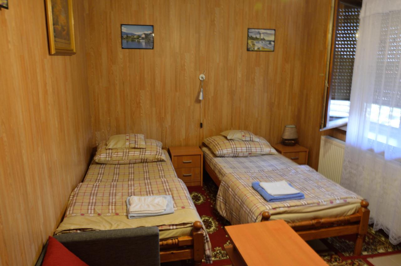 Kisherceg Szallashely Boedapest Buitenkant foto