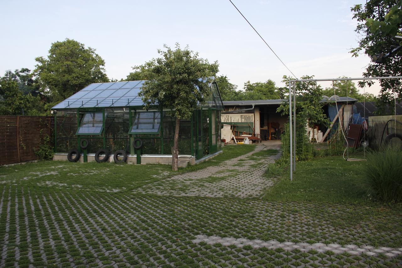 Kisherceg Szallashely Boedapest Buitenkant foto